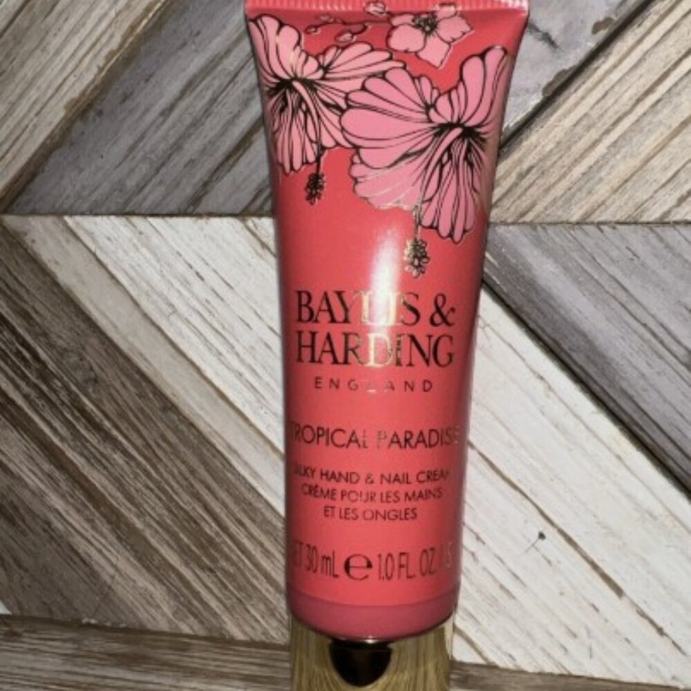 baylis & harding Silky Hand And Nail Cream - 30 Ml Sealed - Tropical Paradise